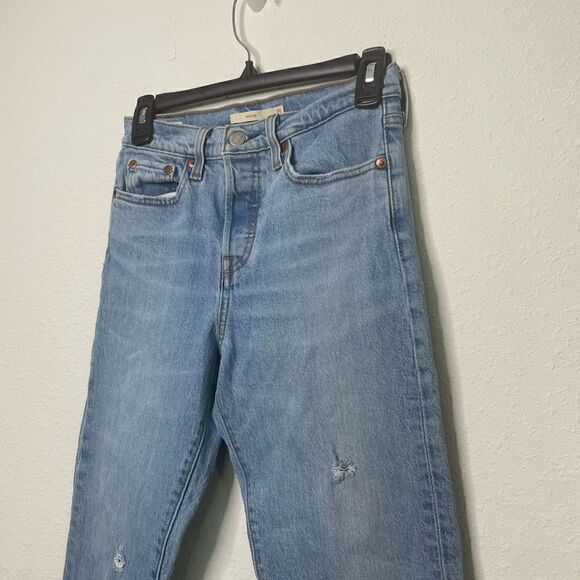 Levi’s Women’s Wedgie Distressed Premium‎ Button Fly Straight Leg Jeans Size 25 - Picture 2 of 12